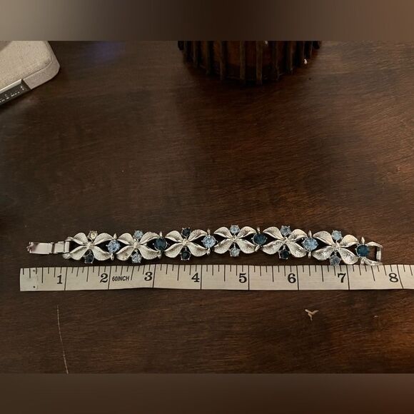 CORO PEGASUS VINTAGE BRACELET WITH BLUE RHINESTONES - Picture 3 of 5